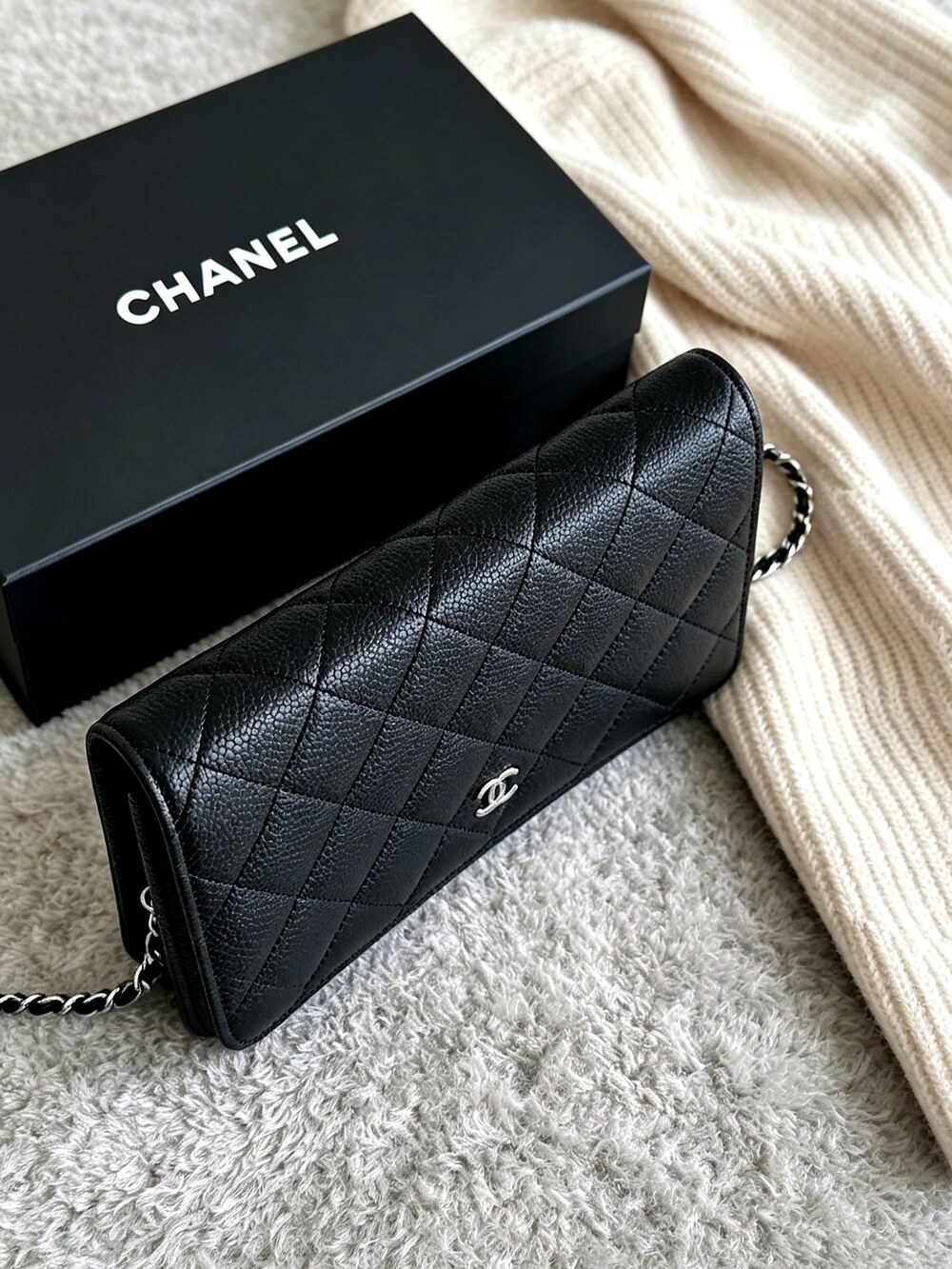 Chanel Black Quilted Wallet on Chain Bag - Picture 4 of 6